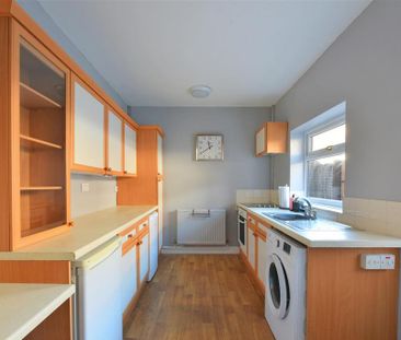 3 bedroom terraced house to rent - Photo 2