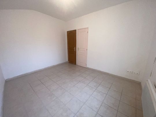 Location appartement 3 pièces, Lézignan-Corbières - Photo 1