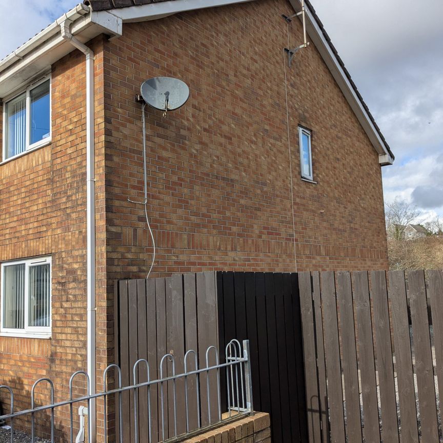 2 Bed House, Park View Close, Briton Ferry ****apply online**** - Photo 1