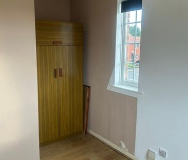 1 Bed Maisonette, Trevino Drive, LE4 - Photo 2