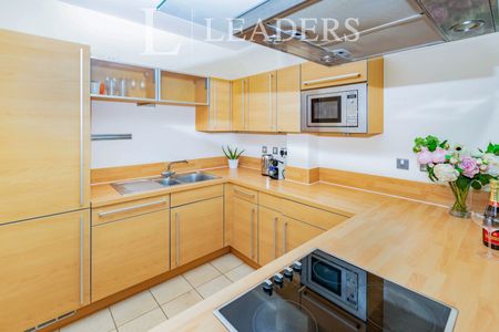 2 bedroom apartment to rent Brecon House, The Canalside, Portsmouth, PO1 - Photo 4