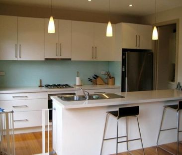 Charming 3-Bedroom Home for Lease in the Heart of Moorabbin - Photo 1