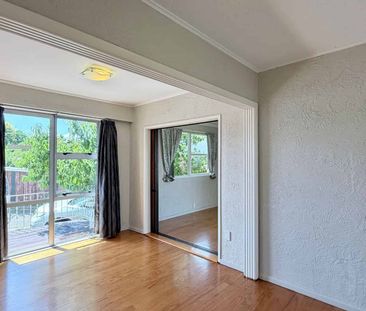 Spacious 3-Bedroom Home with Great Indoor Flow! - Photo 1