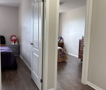 For Lease - 3 Vanhorne Close, Brampton, Ontario - Photo 6