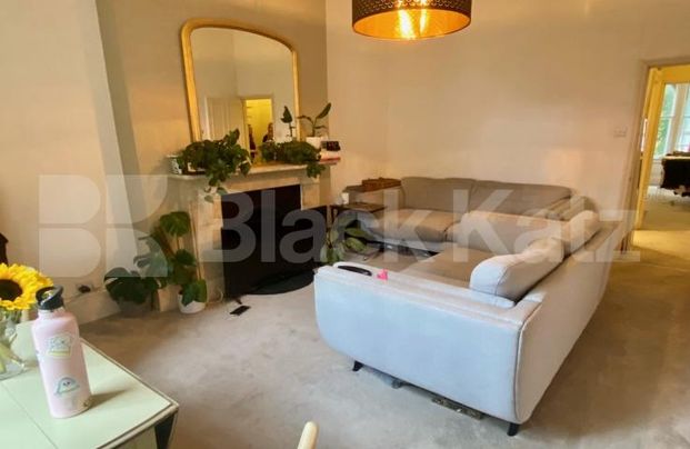 Larger than average & superbly located to amenities & transport - Photo 1