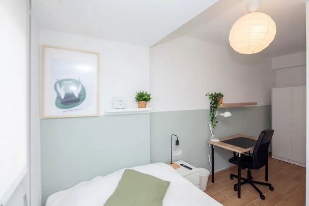 Carrer de la Pianista Empar Iturbi, Valencia, Valencian Community 46007 - Photo 1