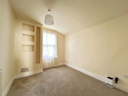 4 bedroom terraced house to rent - Photo 5