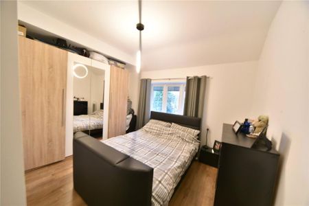 3 bedroom apartment to rent - Photo 4