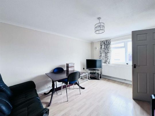 2 bedroom house share to rent - Photo 1