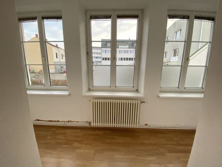 Großzügige 4-Zimmer-Wohnung – Hier beginnt Ihr Wohnvergnügen - Photo 4