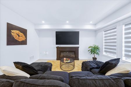 For Lease - 41 Pumpkin Corner Crescent Unit# 4, Barrie, Ontario - Photo 5