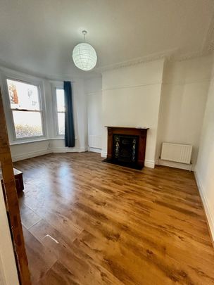 4 Bed Semi-Detached House, Beulah Hill, SE19 - Photo 1