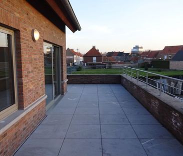 Ruime duplex met 2 slaapkamers en terras - Photo 2