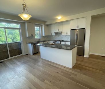 For Lease - 1392 Almonte Drive, Burlington, Ontario - Photo 2