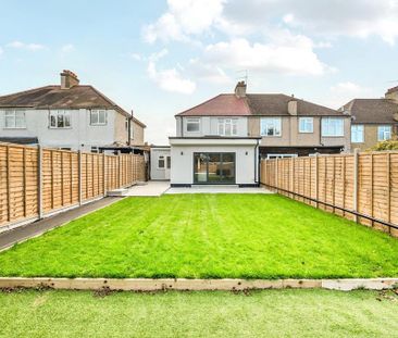 4 bedroom semi-detached house to rent - Photo 4