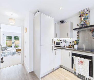 2 bedroom semi-detached house to rent - Photo 5