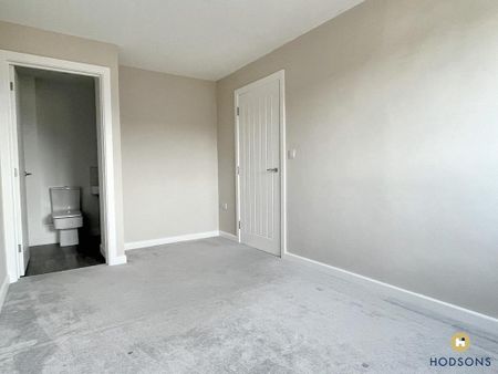 4 bedroom semi-detached house to rent - Photo 4