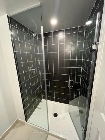 20 Meadowglen Place #733 - Photo 4