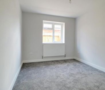 2 bedroom bungalow to rent - Photo 2