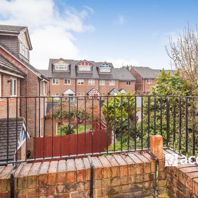 2 bedroom maisonette to rent - Photo 1