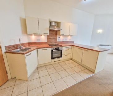 2 bedroom flat to rent - Photo 3