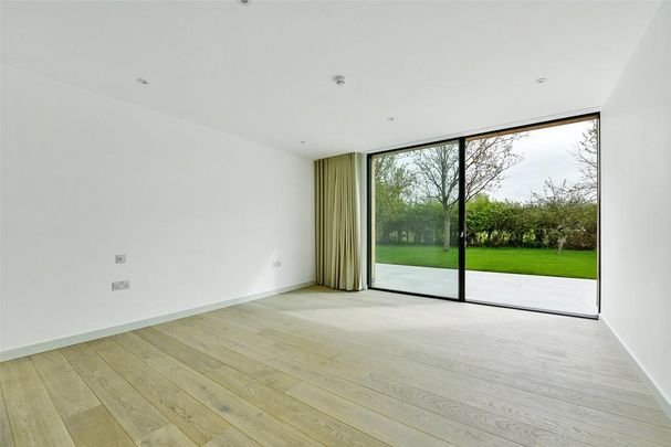 4 bedroom detached house to rent - Photo 1
