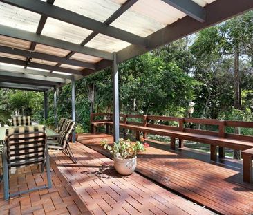Stunning Family Home in Prime Robina Location - Photo 3