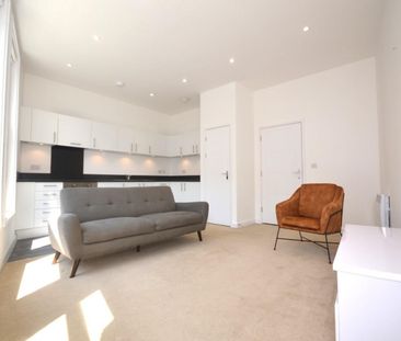 1 bedroom Flat To Let - Photo 1