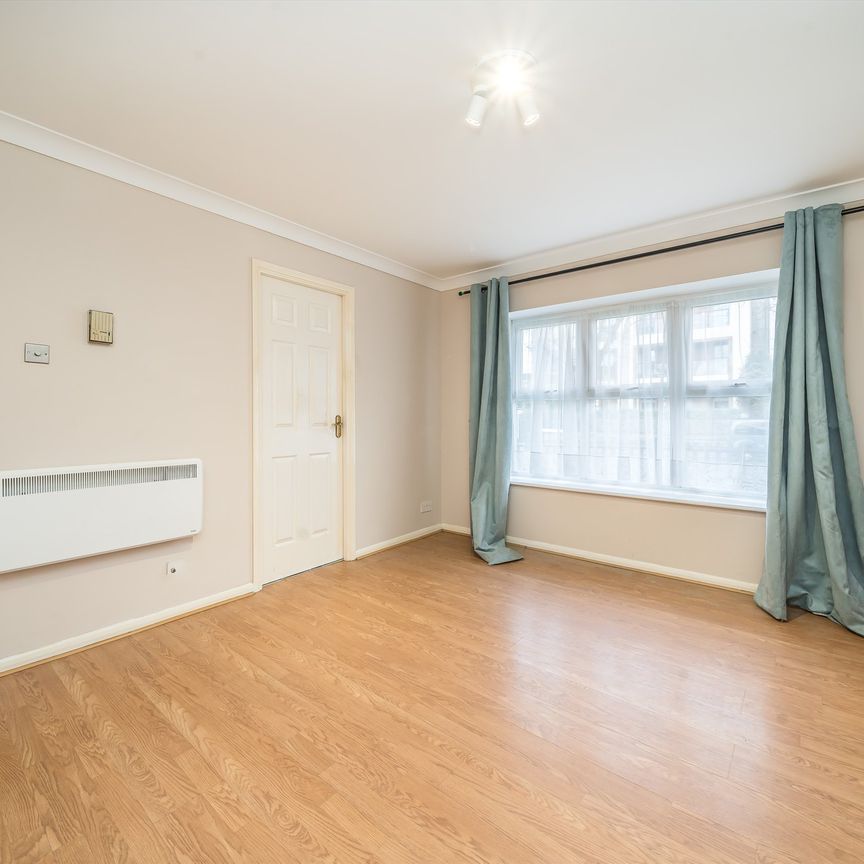 Devonshire Court, London, SW12, London - Photo 1