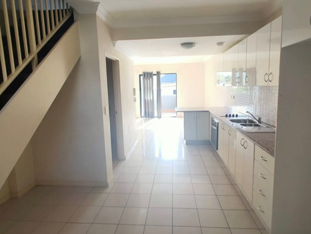 Unit 10, 220 Henderson Road, Alexandria, NSW - Photo 4