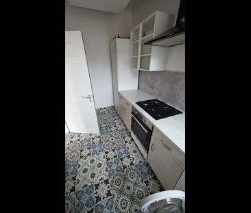 2 Bed Flat, Wellington Street East, M7 - Photo 4