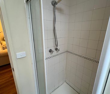 West Melbourne - Photo 1