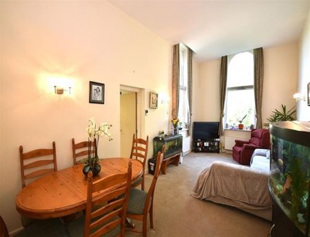 Knightsbridge Square, Macclesfield - Photo 2