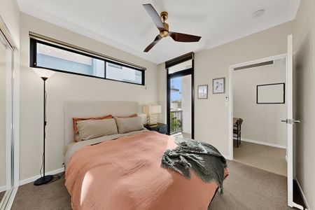 EXECUTIVE FULLY FURNISHED – DESIGNER INTERIORS - Photo 3