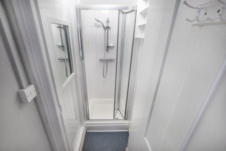 A cozy semi-studio apartment in a lovely neighbourhood, Courtfield Gardens, Earls Court, London SW5 - Photo 4