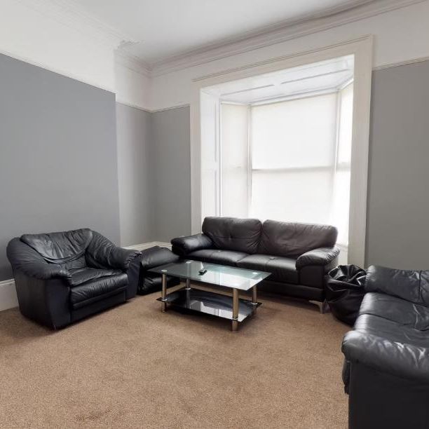 Hill Park Crescent, Plymouth - Photo 1