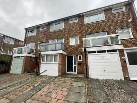 1 bedroom in a house share to rent - Photo 4