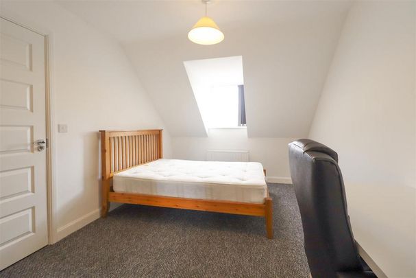 5 bedroom semi-detached house to rent - Photo 1