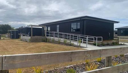 WESTPORT - 2 BEDROOM INCLUDING APPLIANCES - Photo 4