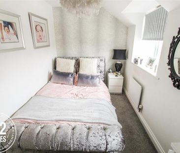 2 bedroom semi-detached house to rent - Photo 5