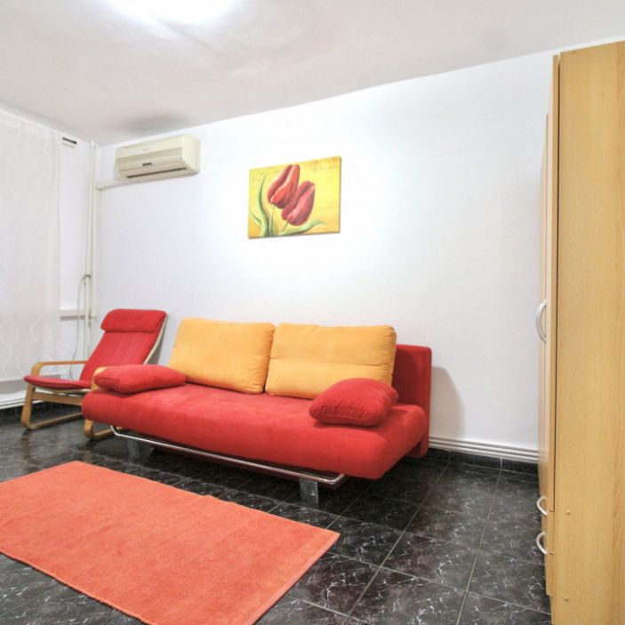 GORJULUI-STRADA VELEI, GARSONIERA DECOMANDATA, MODERNA, 0% C - Photo 1