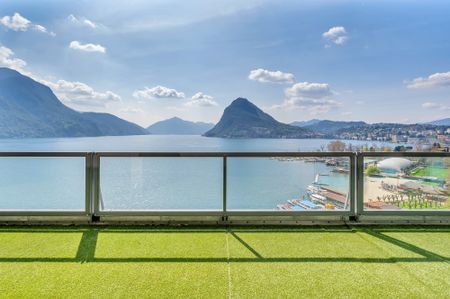 LUSSUOSO ATTICO DI 6,5 LOCALI CON VISTA LAGO - Foto 3