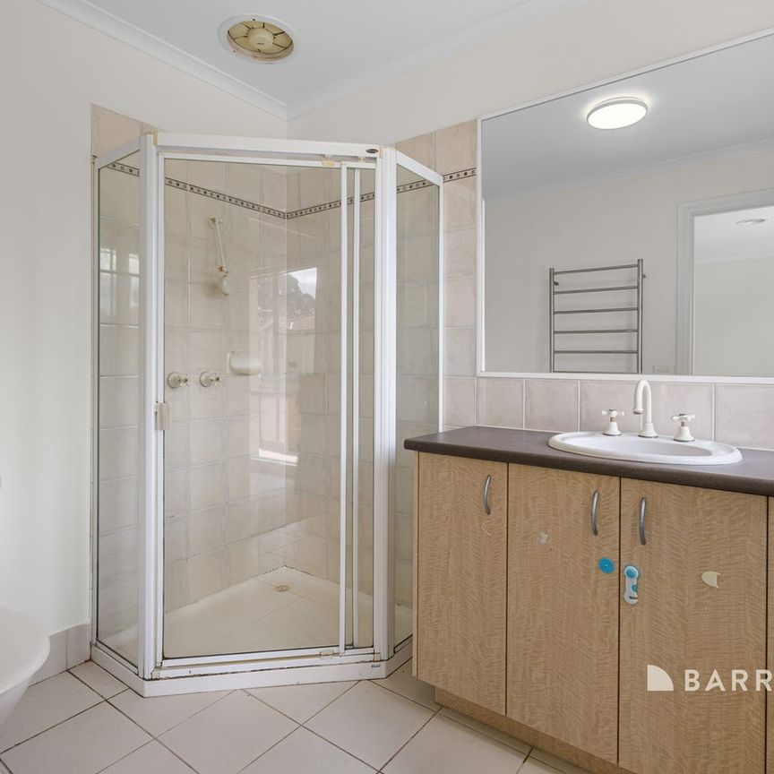 Modern Living Perfect for Professionals! - Photo 1