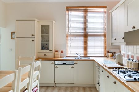 2 bedroom flat to rent - Photo 5