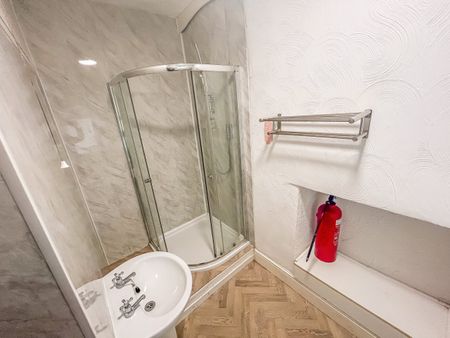 Broadway, Treforest - Photo 3