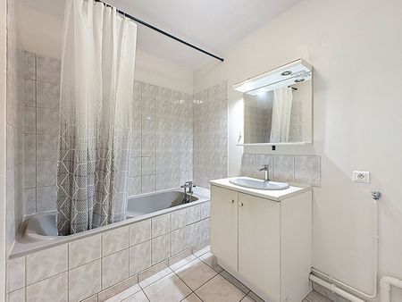 Appartement à louer - REIMS- AV DE LAON - Photo 4