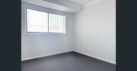 Brand New Large Family Home - Photo 2