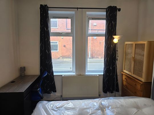 Room in a Shared House, Balmoral Road, M14 - Photo 1