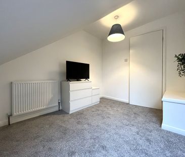 2 Bedroom Apartment - Photo 2