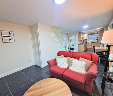 3 bedroom terraced house to rent - Photo 1
